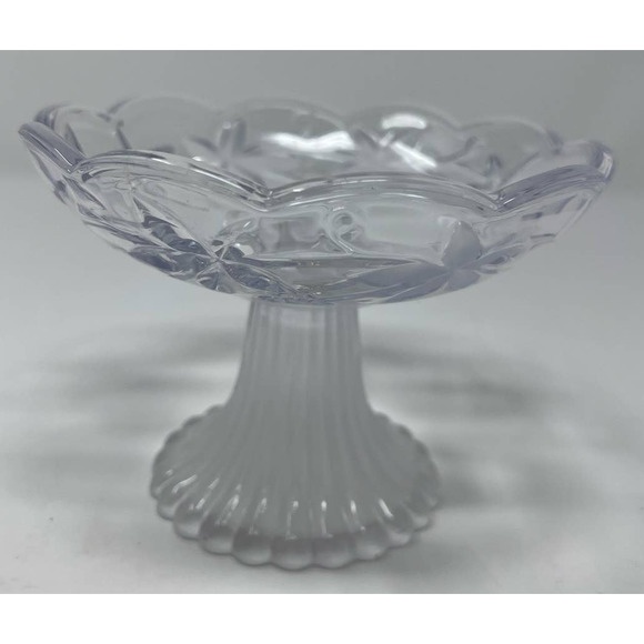 Floral Frosted / Clear Grape & Leaf Pedestal Dish 4‎ 1/2" Tall - Picture 2 of 4